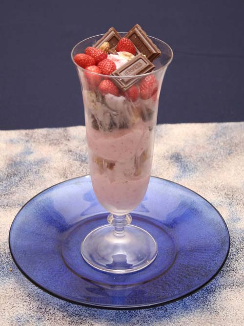 strawberry-ice-cream-chocolate-chunks.jpg